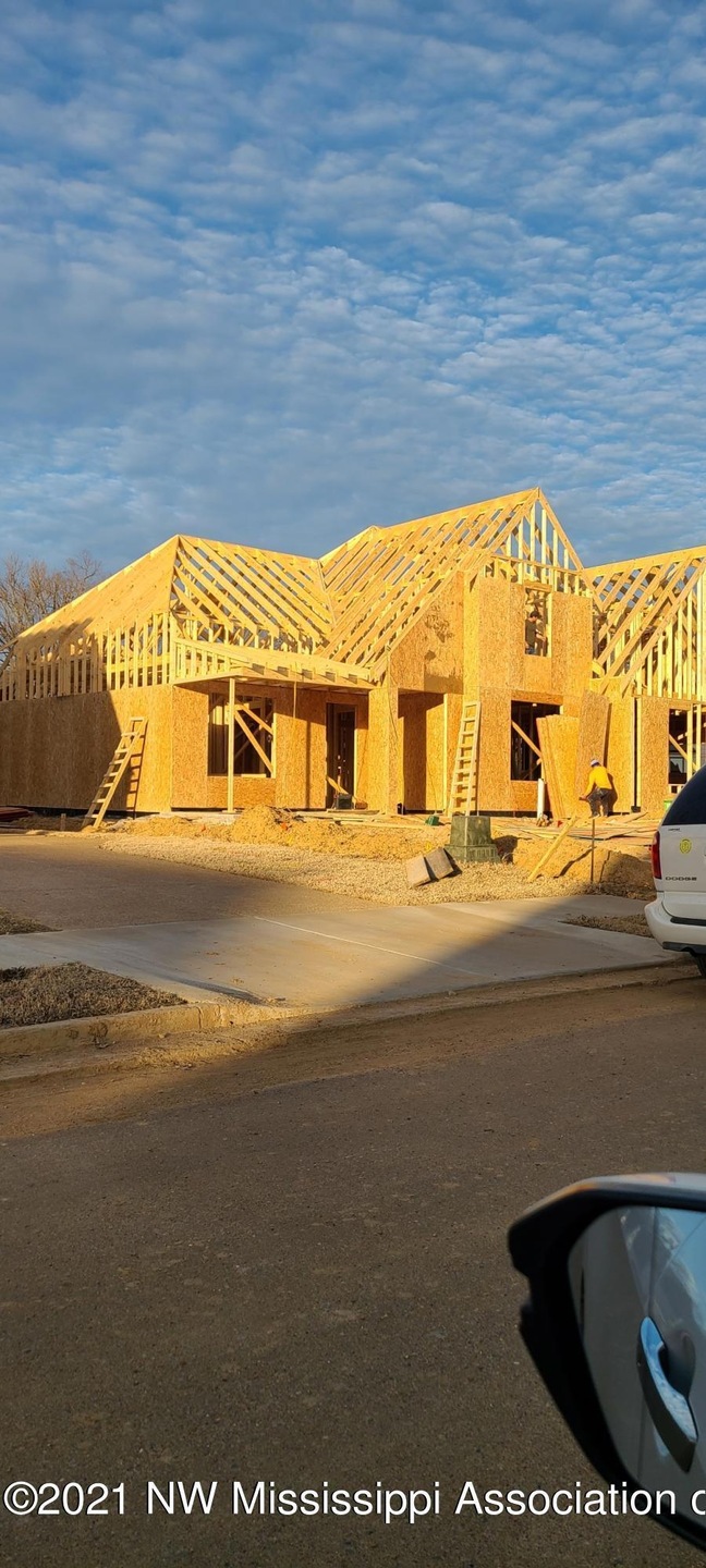 208 Crossroads Blvd, Hernando, MS 38632 - photo 1