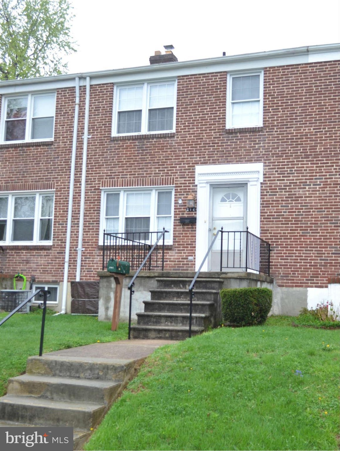 216 Medwick Garth E, Catonsville, MD 21228 - photo 1