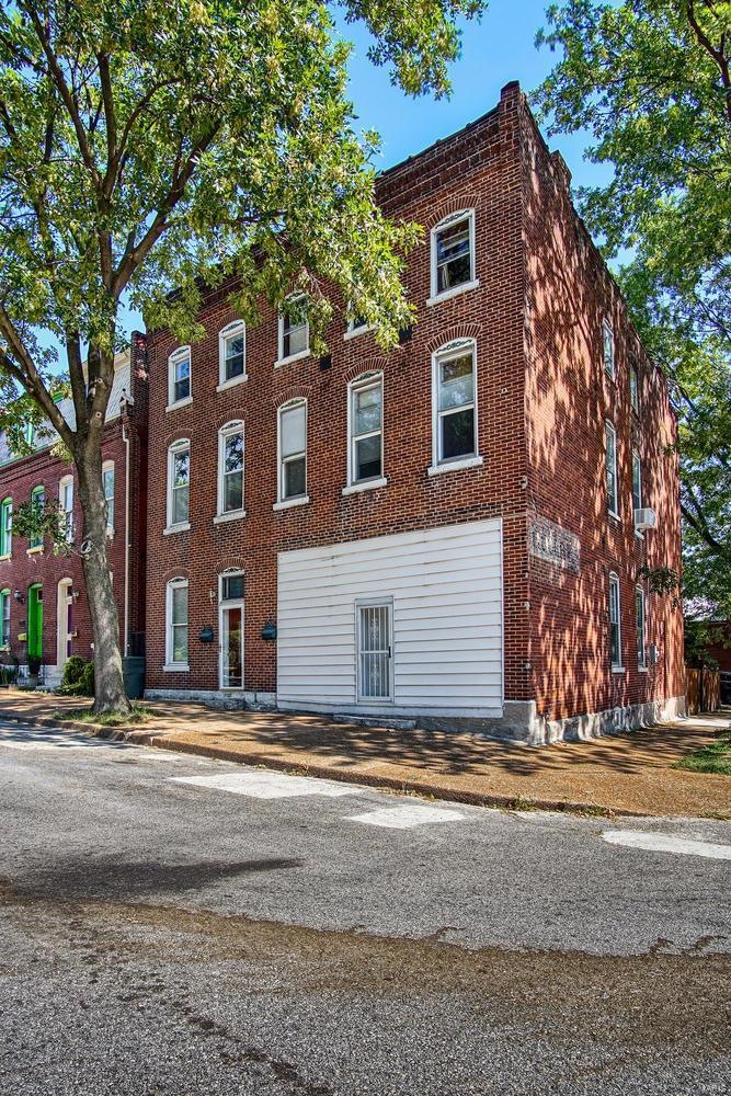 1303 Shenandoah Ave unit 2F, Saint Louis, MO 63104 - photo 1