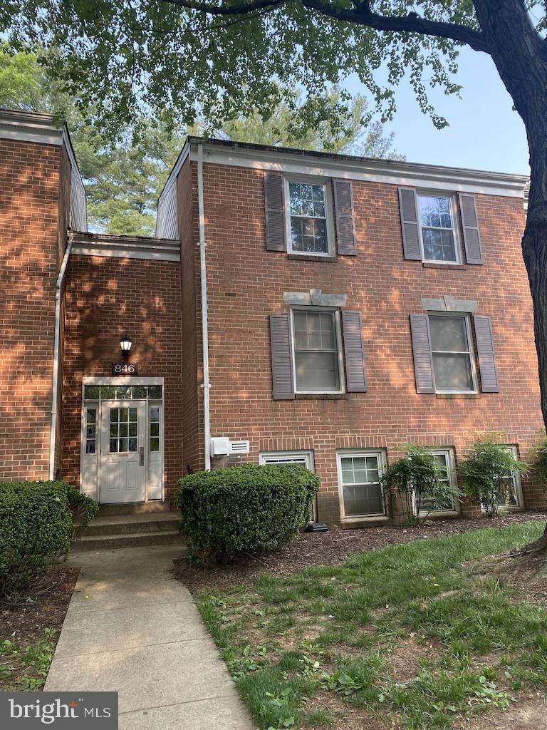 846 Quince Orchard Blvd unit 202, Gaithersburg, MD 20878 - photo 1