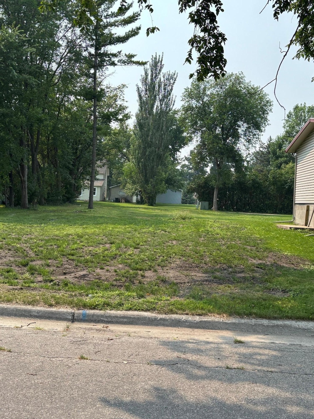 517 Crocker Ave S, Thief River Falls, MN 56701 - photo 1