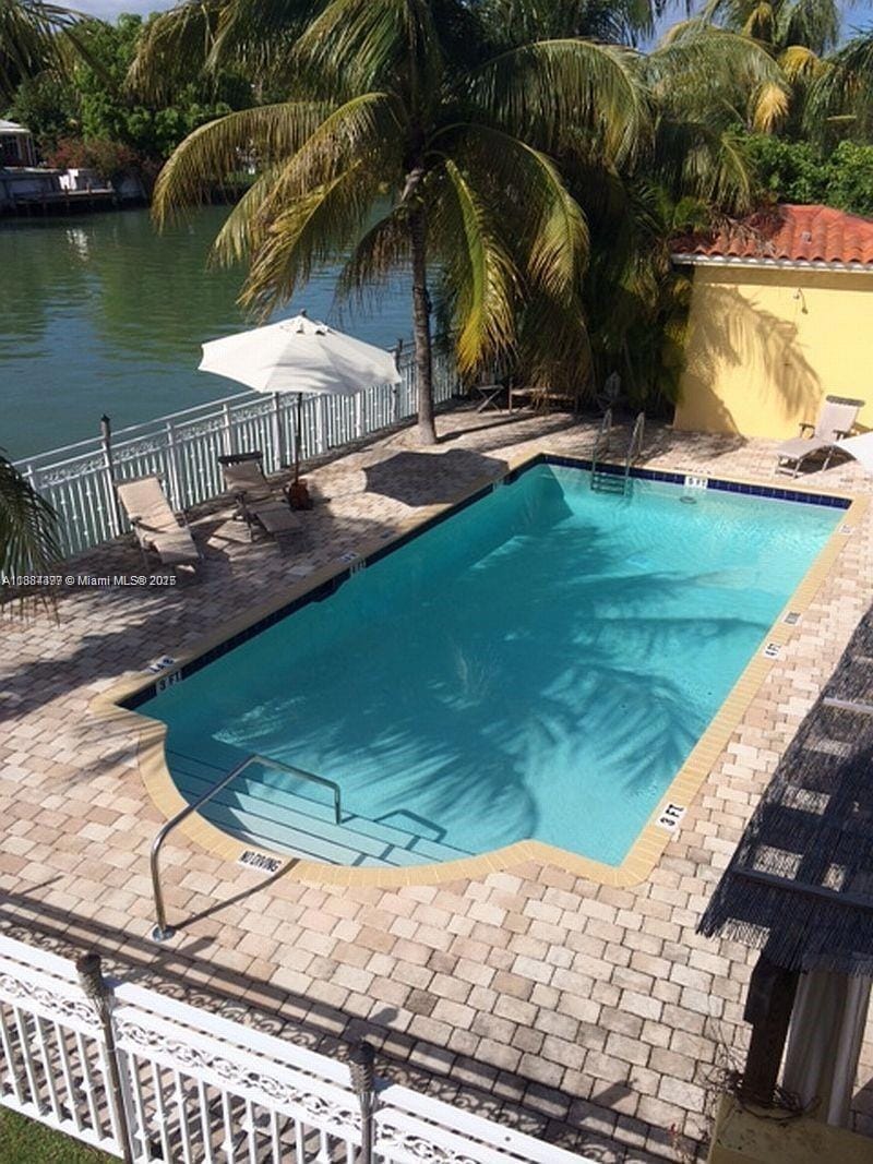 4812 Pine Tree Dr unit 205, Miami Beach, FL 33140 - photo 1