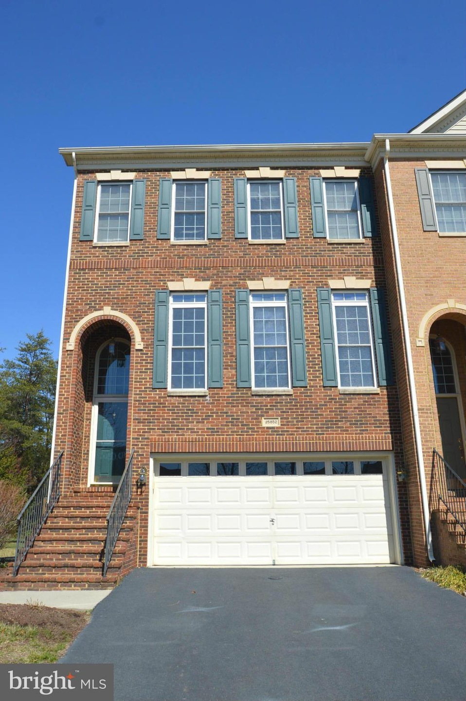 25852 Commons Square, Chantilly, VA 20152 - photo 1