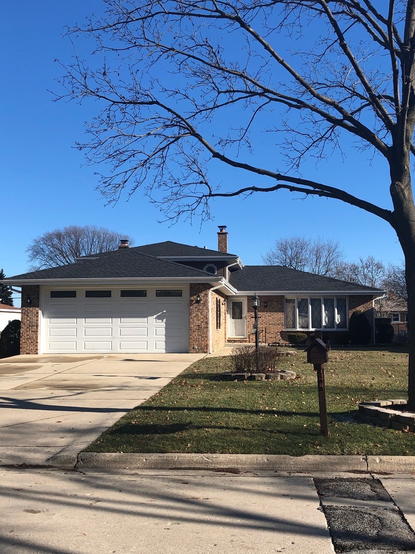 697 N Kenilworth Ave, Elmhurst, IL 60126 - photo 1