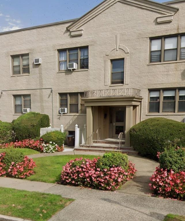 288 Cedarhurst Ave unit E5, Cedarhurst, NY 11516 - photo 1