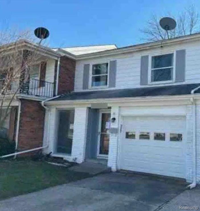 1951 Laurel Oak Dr, Flint, MI 48507 - photo 1