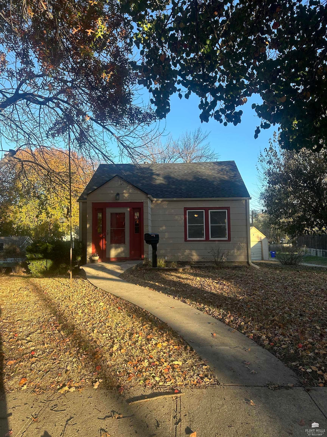 Pending $115,000 • Co-Listing Agent