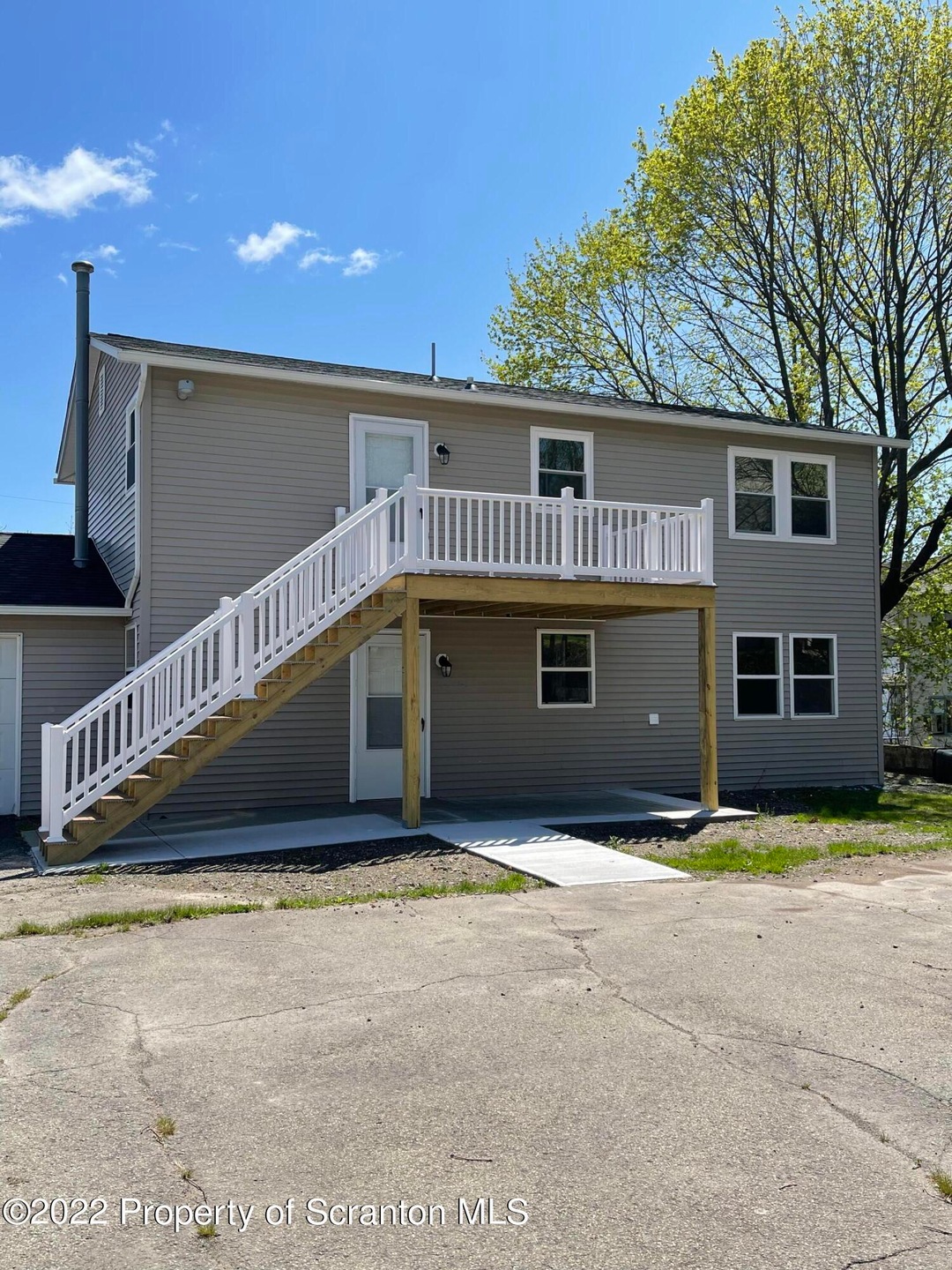 913 Lincoln St, Scranton, PA 18519 - photo 1