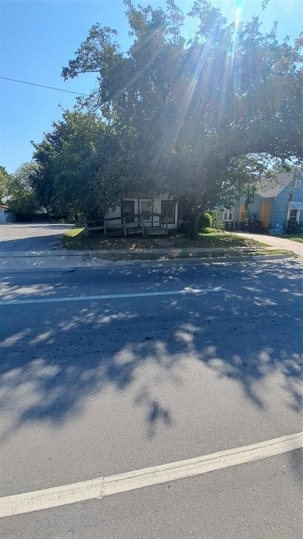 206 N Riverside Dr, Fort Worth, TX 76111 - photo 1