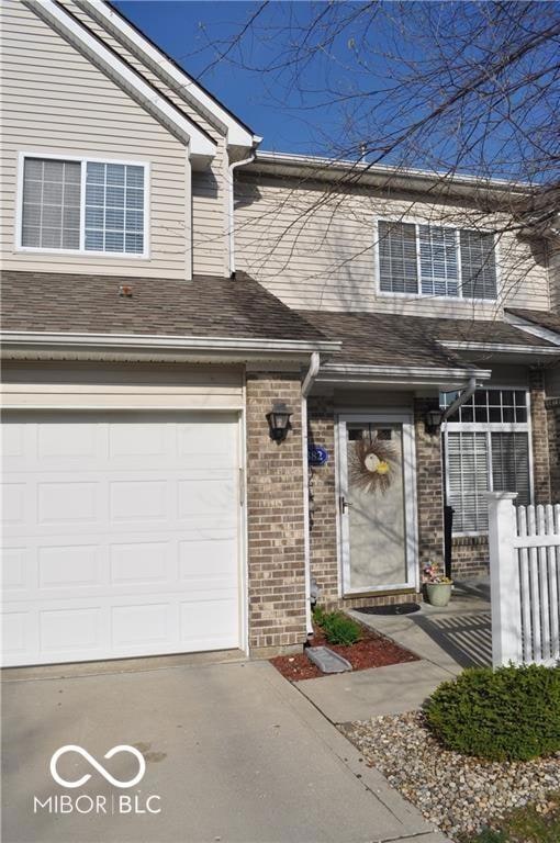 8382 Enclave Blvd, Fishers, IN 46038 - photo 1