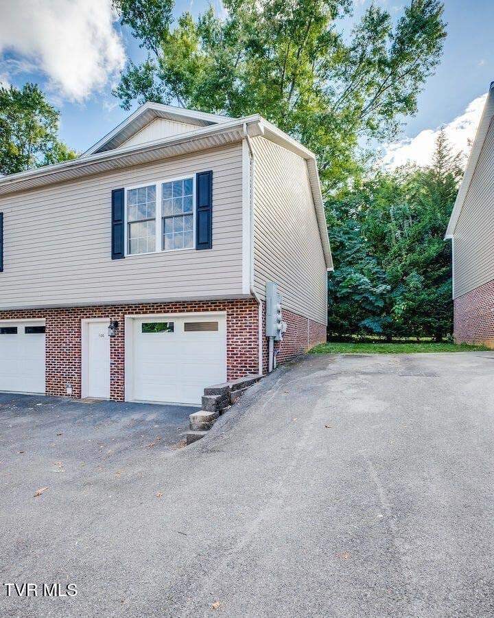 169 E Grande Ave unit 100, Johnson City, TN 37601 - photo 1