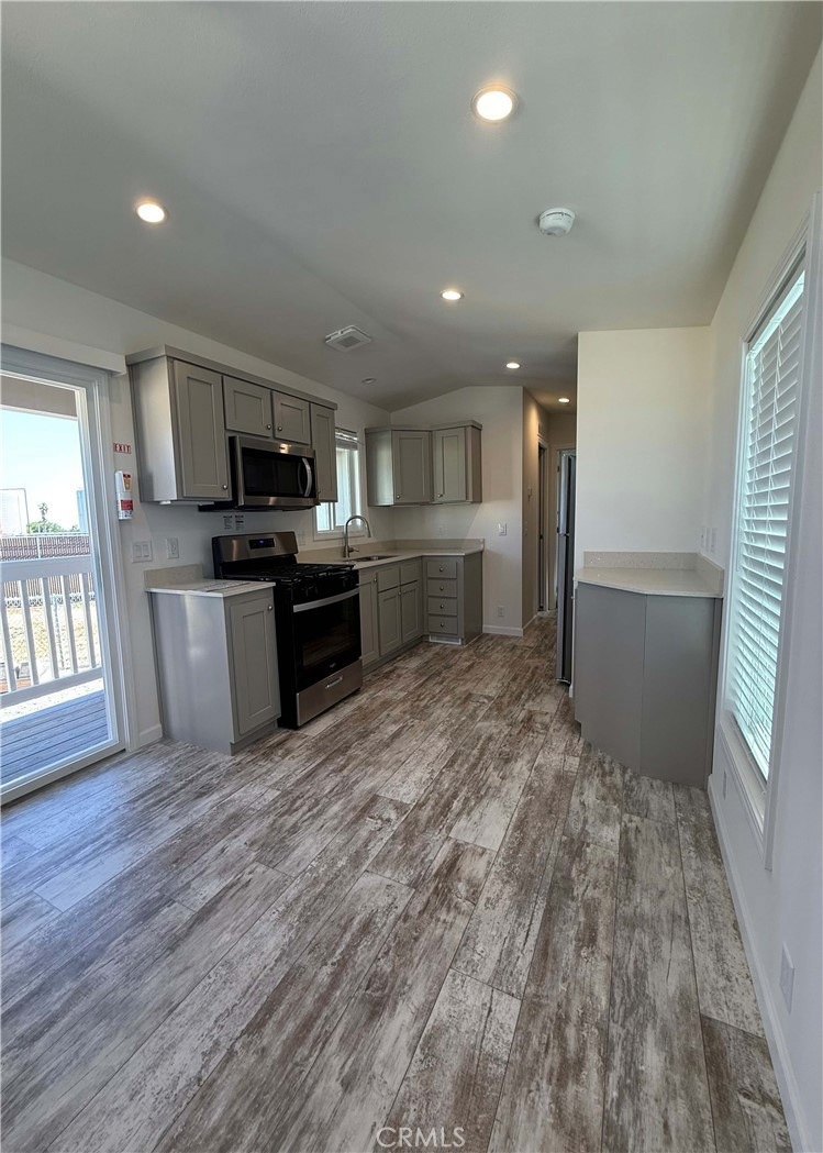 1526 Willow Pass Rd unit 42, Pittsburg, CA 94565 - photo 1