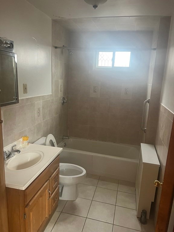 136 Horton St unit 1, Fall River, MA 02723 - photo 1