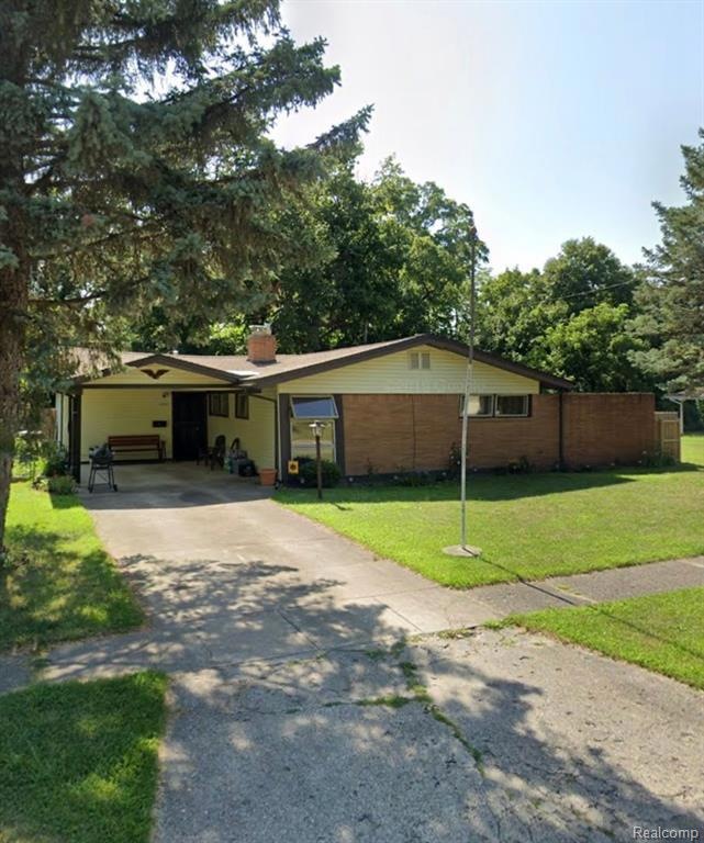 1747 Carmanbrook Pkwy, Flint, MI 48507 - photo 1