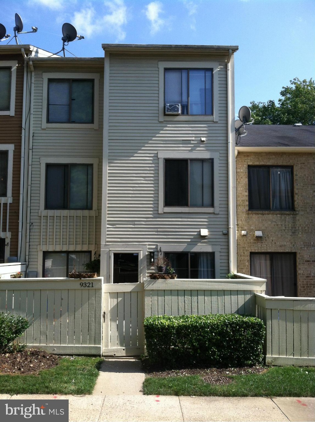 9321 Jarrett Ct, Montgomery Village, MD 20886 - photo 1