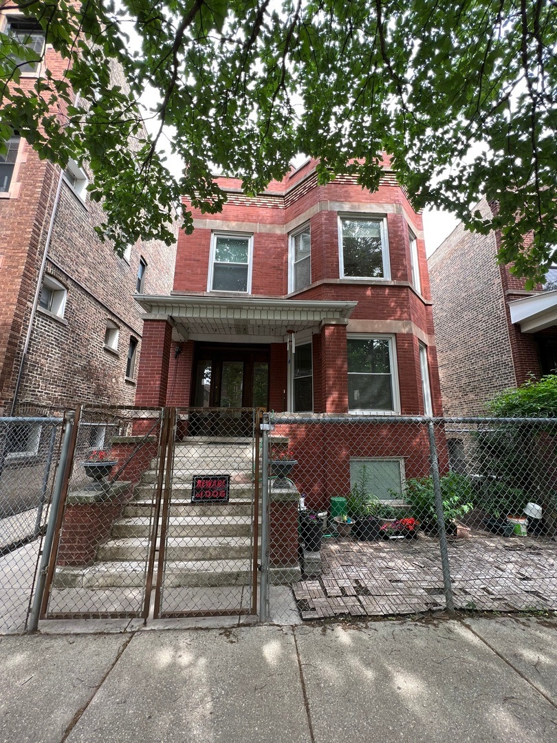 1053 N Oakley Blvd unit 2, Chicago, IL 60622 - photo 1