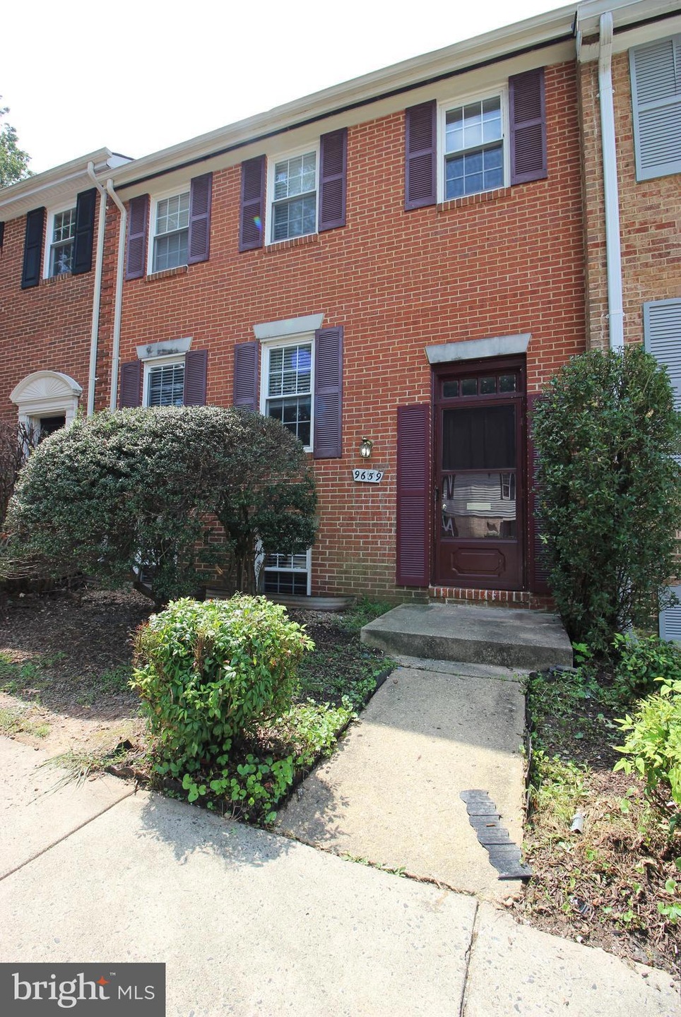 9659 Lindenbrook St, Fairfax, VA 22031 - photo 1