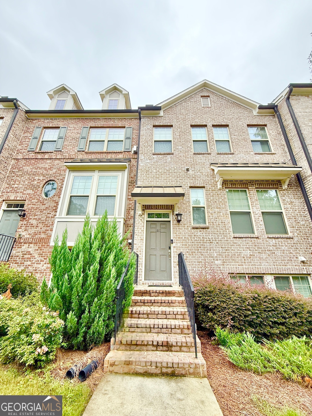 For Sale $475,000 • Co-Listing Agent