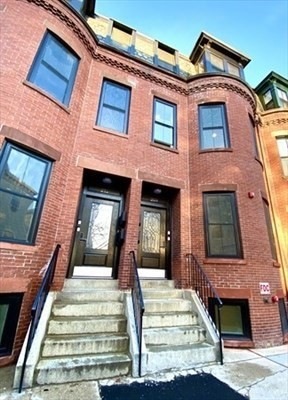 209 Green St unit 2, Cambridge, MA 02139 - photo 1