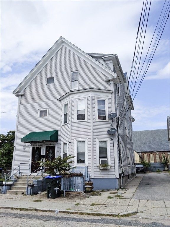 7 Redwing St, Providence, RI 02907 - photo 1