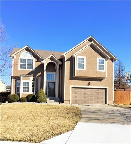 5325 Brownridge Dr, Shawnee, KS 66218 - photo 1