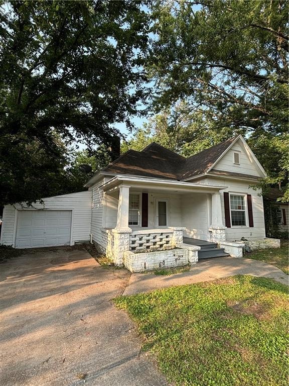 2524 Chess Ave, Parsons, KS 67357 - photo 1