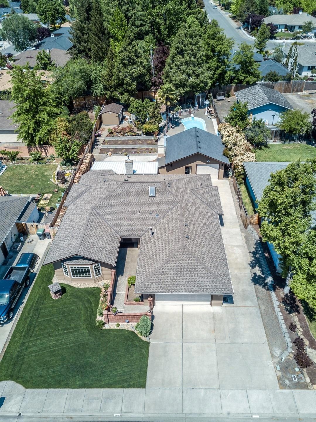 2715 Roberts Rd, Medford, OR 97504 - photo 1