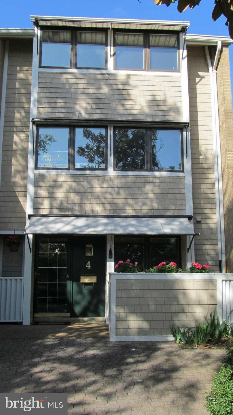 4 Horn Point Ct, Annapolis, MD 21403 - photo 1