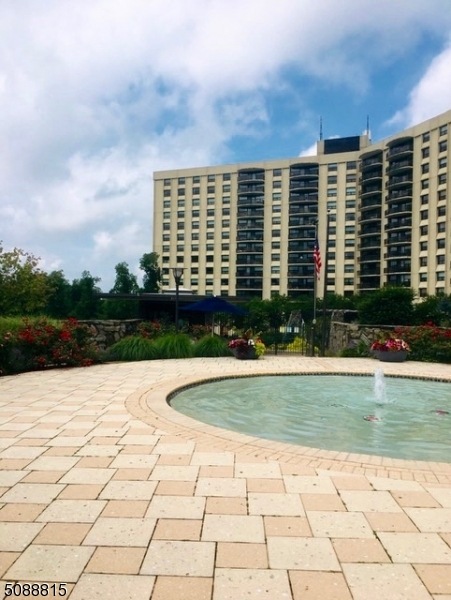 Claridge House II unit 3AW, Verona, NJ 07044 - photo 1