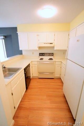 Whitney Commons unit 110, Hamden, CT 06517 - photo 1