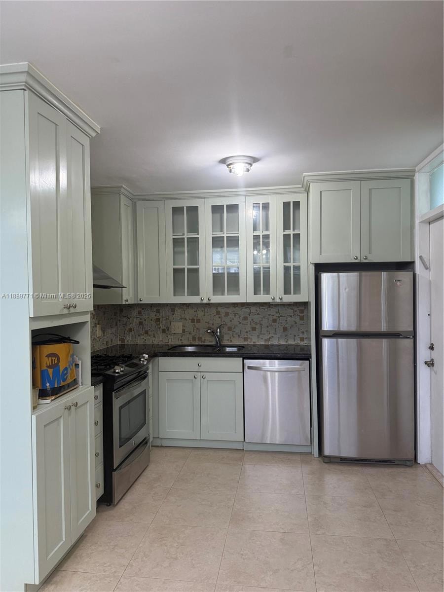 1070 98th St unit 11, Bay Harbor Islands, FL 33154 - photo 1