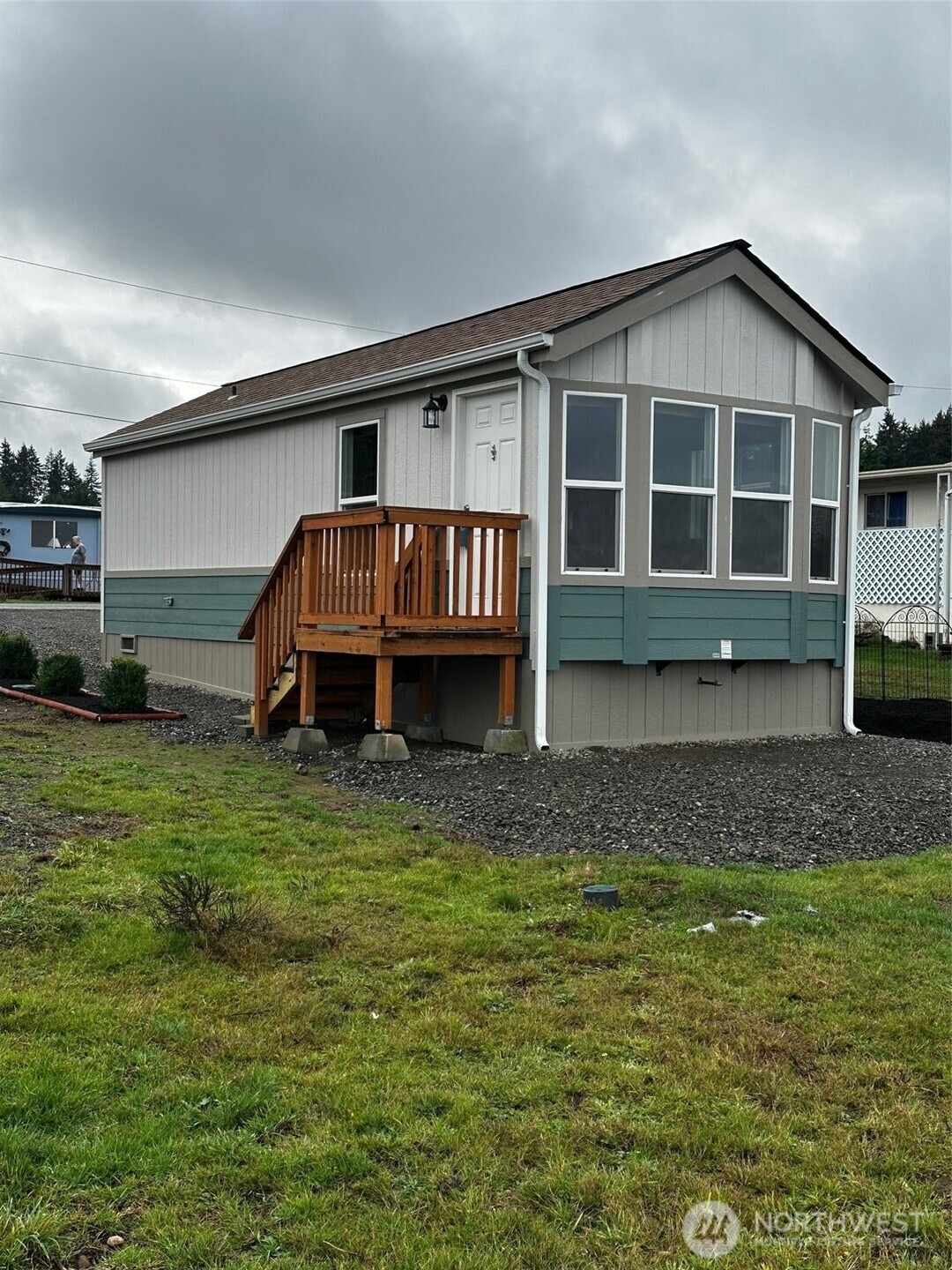 1323 S McDonald St, Port Angeles, WA 98363 - photo 1