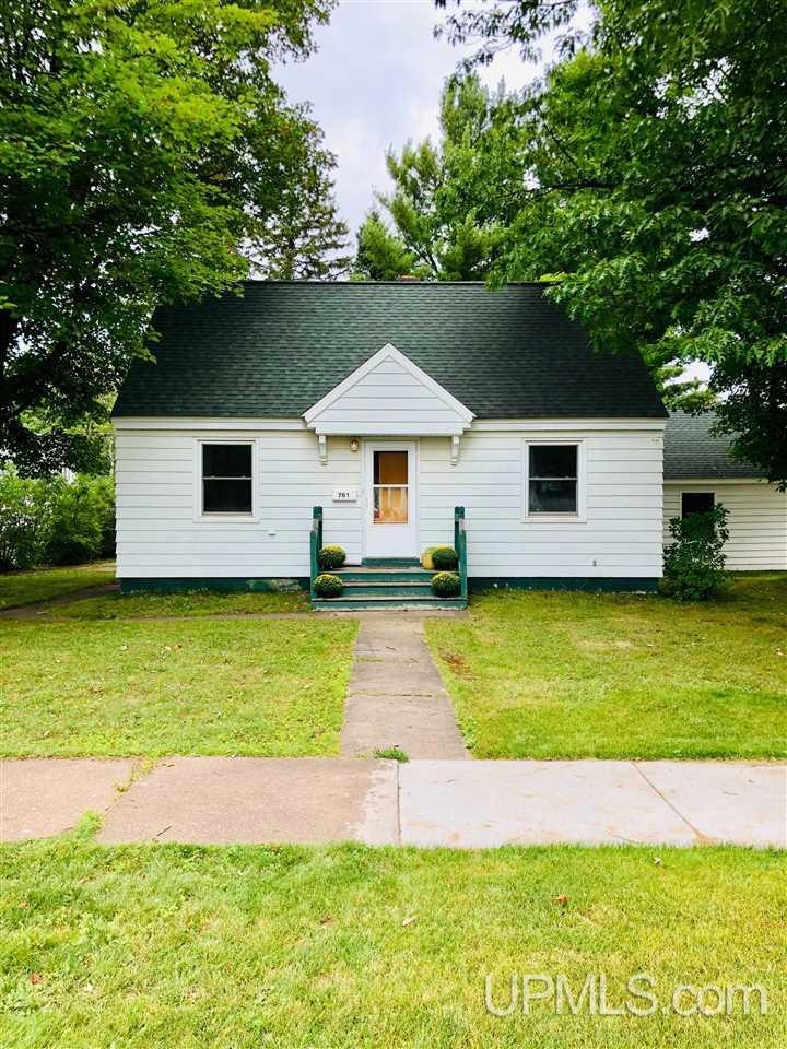 781 Duncan Ave, Ishpeming, MI 49849 - photo 1