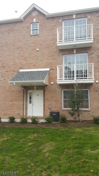 4 Lily Ct unit D, Roselle, NJ 07203 - photo 1