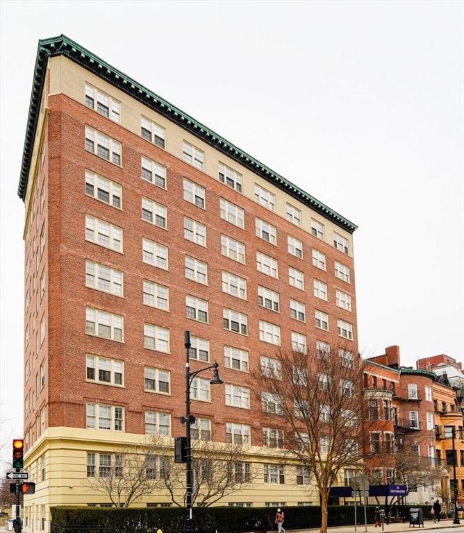 The Charlesview unit 601, Boston, MA 02215 - photo 1