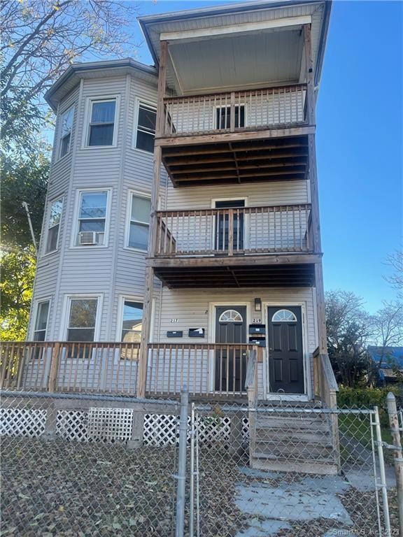 217 Martin St unit 219, Hartford, CT 06120 - photo 1