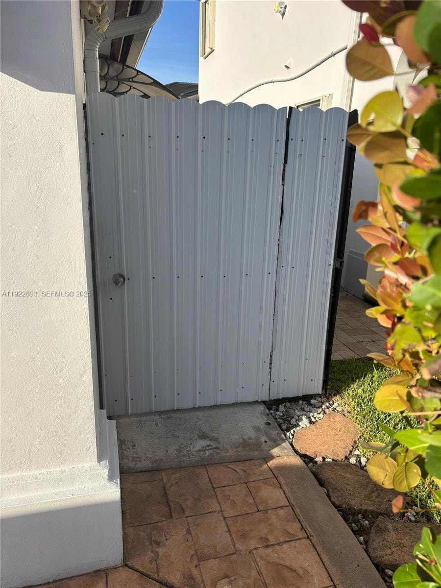 15535 SW 10th St unit Efficiency, Miami, FL 33194 - photo 1