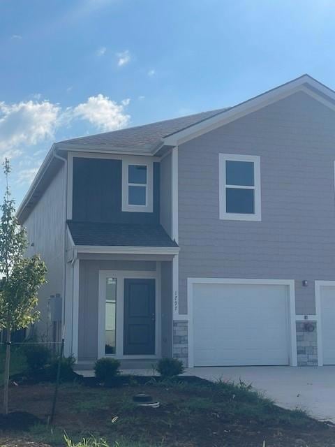 1748 Grayhawk Dr, Basehor, KS 66007 - photo 1