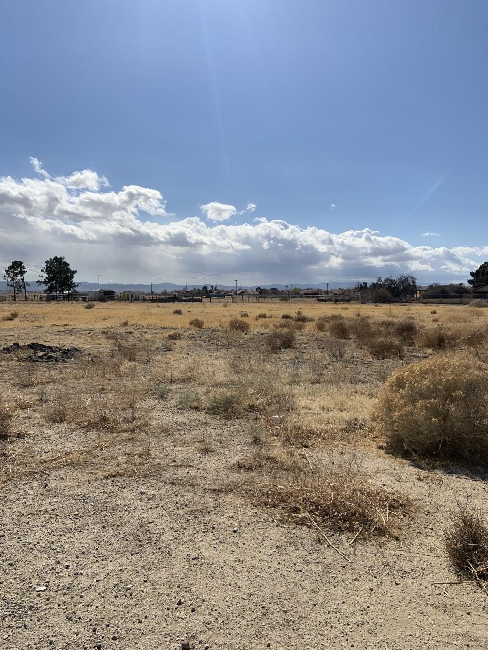 0 Knox and Werner unit 21002014, Rosamond, CA 93560 - photo 1