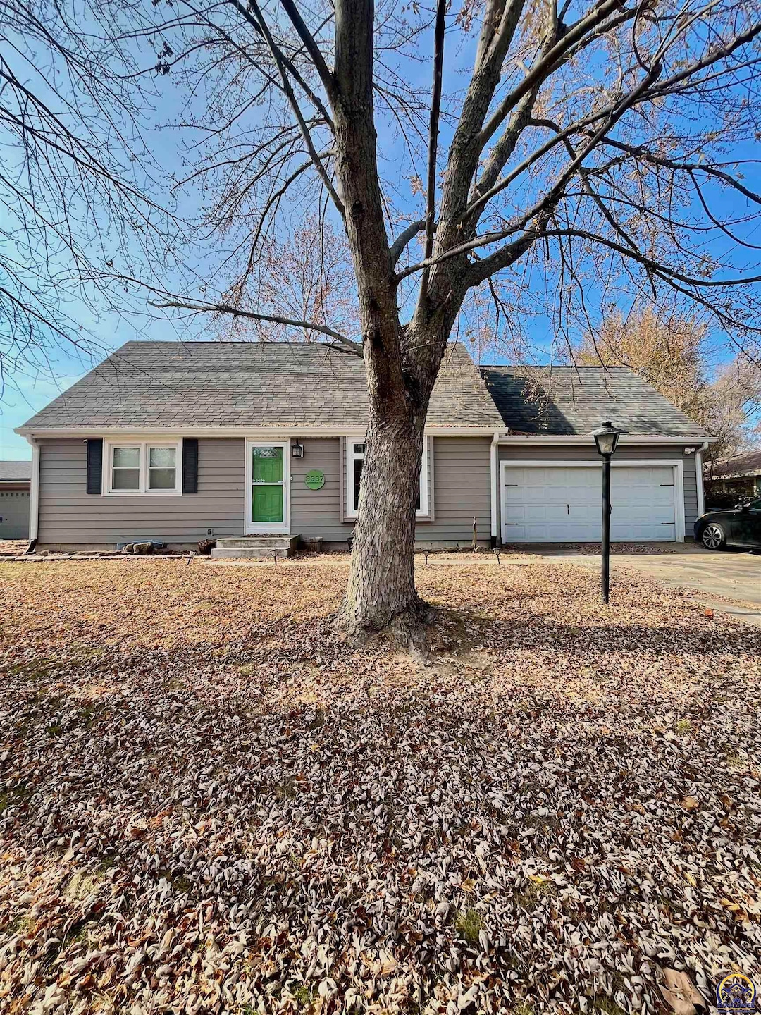 3337 SW Arrowhead Rd, Topeka, KS 66614 - photo 1