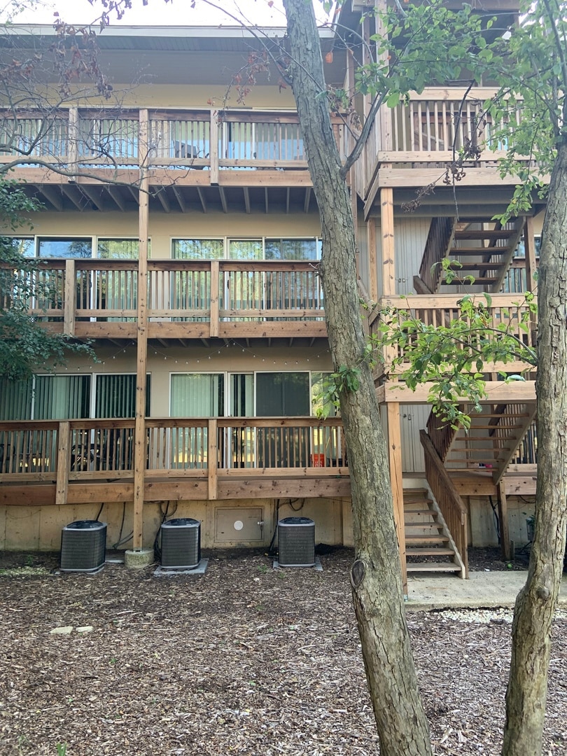 5852 Forest View Rd unit D, Lisle, IL 60532 - photo 1