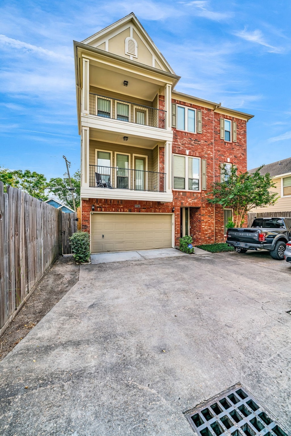 1607 W Dallas St unit E, Houston, TX 77019 - photo 1