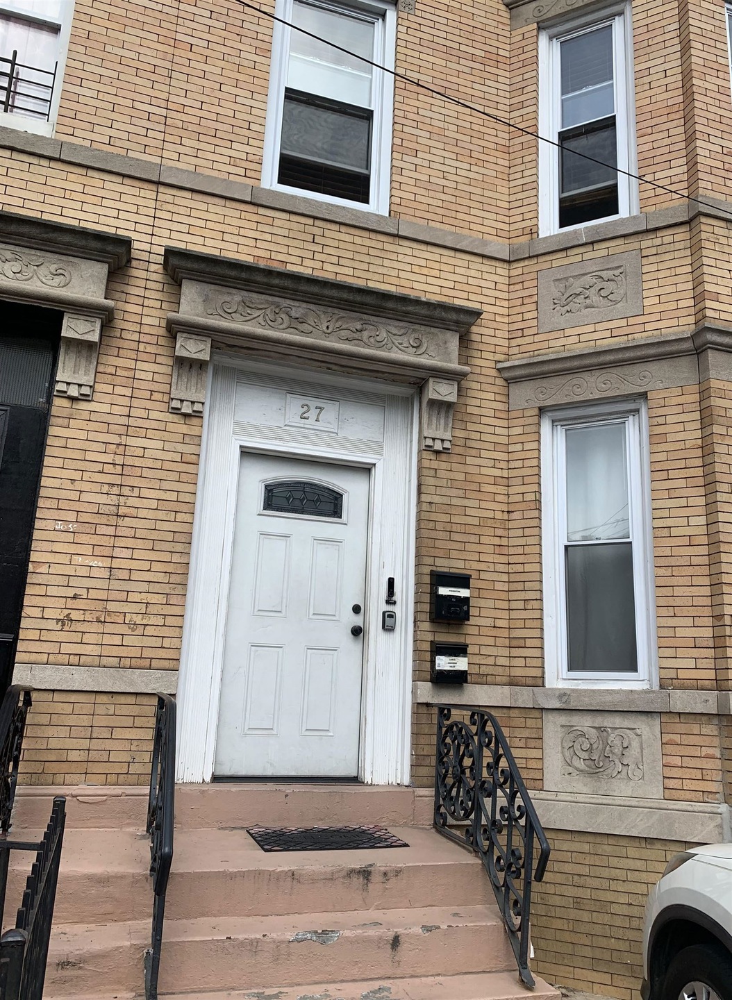 27 Bergen Ave unit 2, Jersey City, NJ 07305 - photo 1