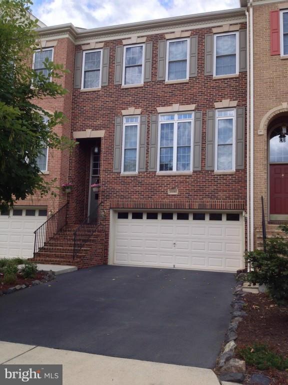25868 Commons Square, Chantilly, VA 20152 - photo 1