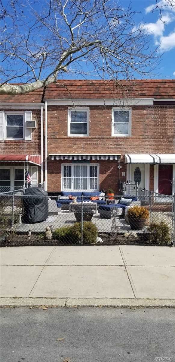 7035 175th St, Fresh Meadows, NY 11365 - photo 1