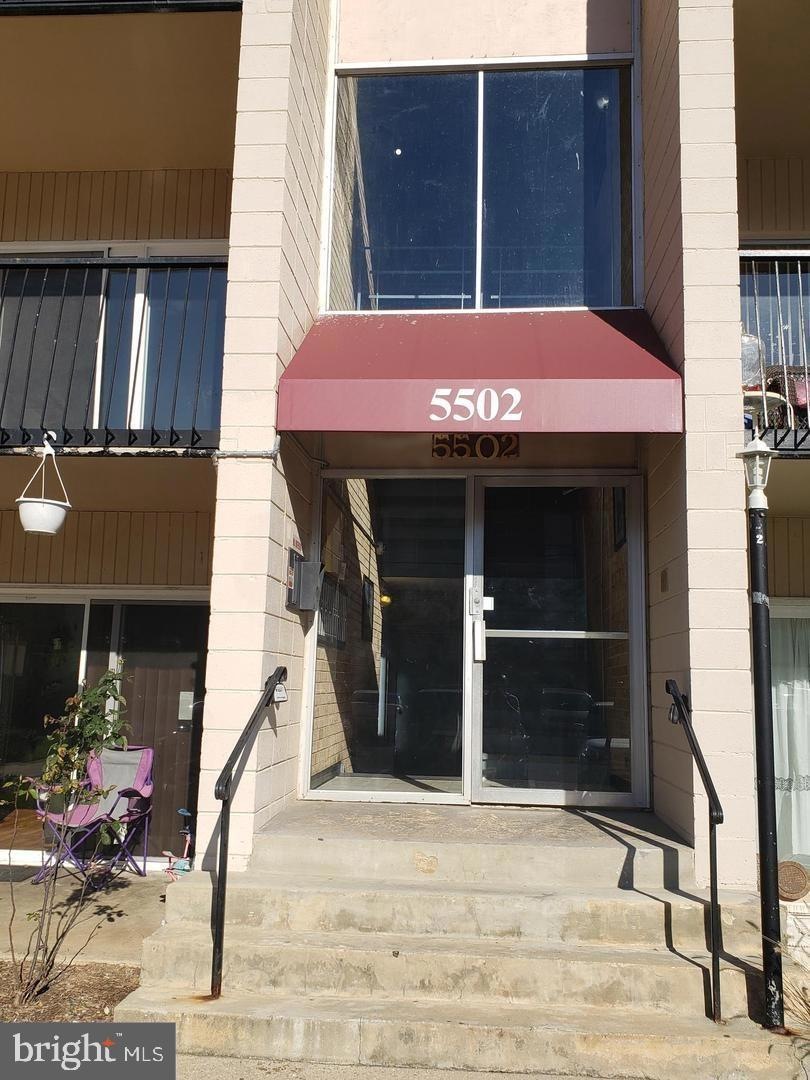5502 Karen Elaine Dr unit 925, New Carrollton, MD 20784 - photo 1