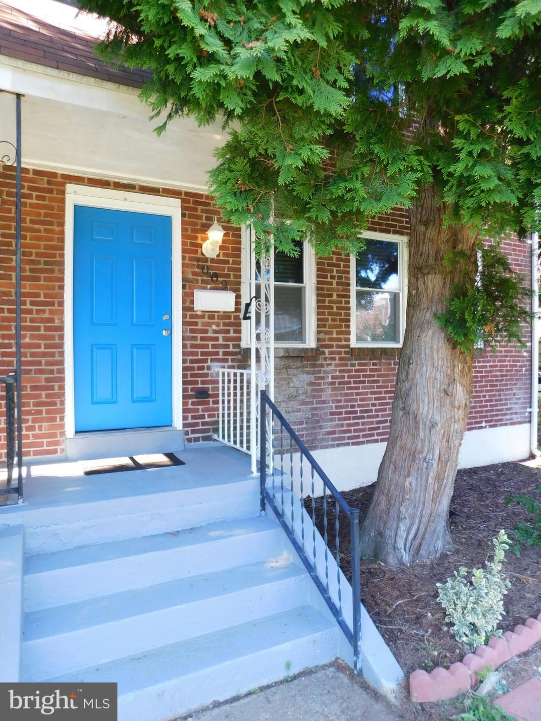 7009 Fieldcrest Rd, Baltimore, MD 21215 - photo 1