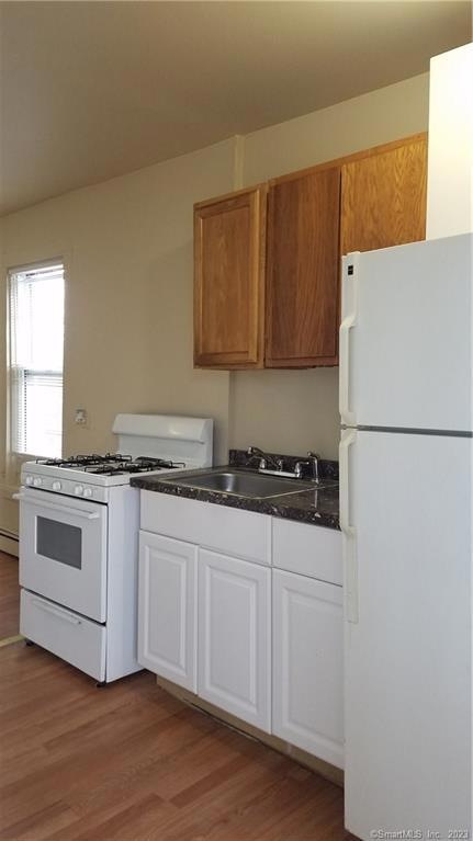 4 Button St unit 2, New Haven, CT 06519 - photo 1