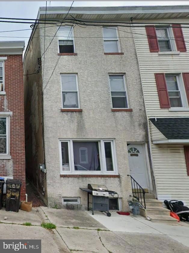 702 E Moore St, Norristown, PA 19401 - photo 1