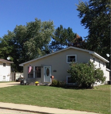 1305 Sacramento Dr, Carpentersville, IL 60110 - photo 1